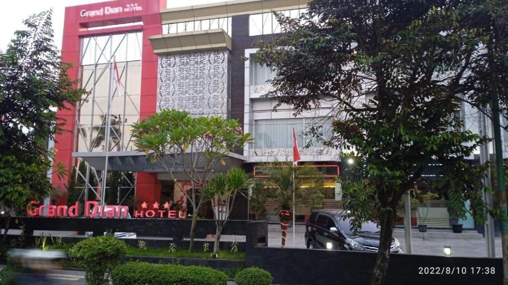 Grand Dian Hotel Slawi Tegal  Ngoại thất bức ảnh