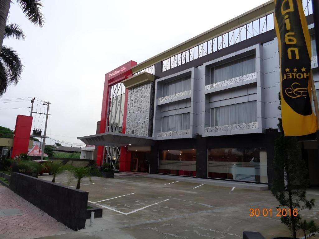 Grand Dian Hotel Slawi Tegal  Ngoại thất bức ảnh