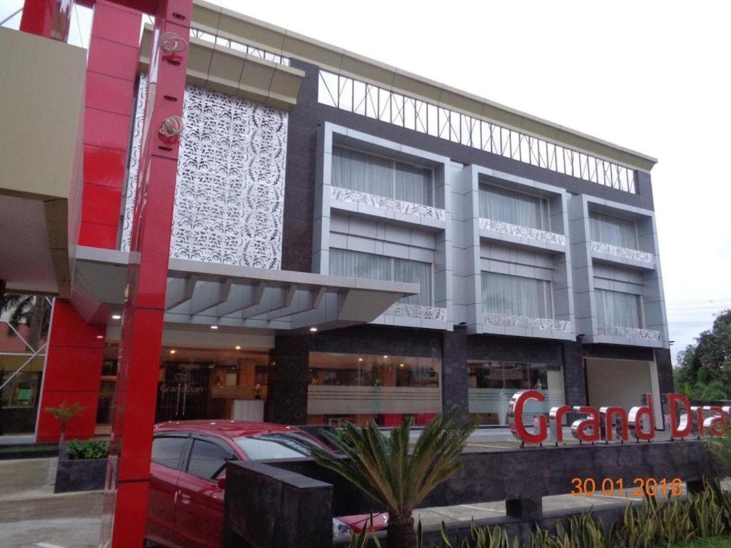 Grand Dian Hotel Slawi Tegal  Ngoại thất bức ảnh